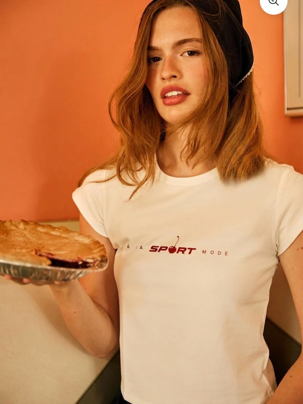 À LA SPORT MODE White Graphic Crop Tee - Picture 2 of 3